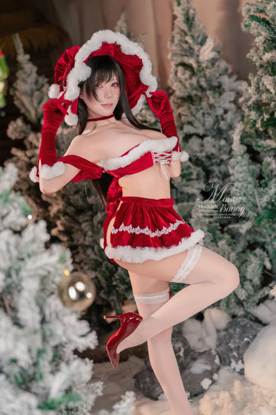 咬一口兔娘_2025年12月订阅作品『魔法圣诞星』_128P,2V_2_42GB tg@simisebaisi 【丝足阁】038.webp